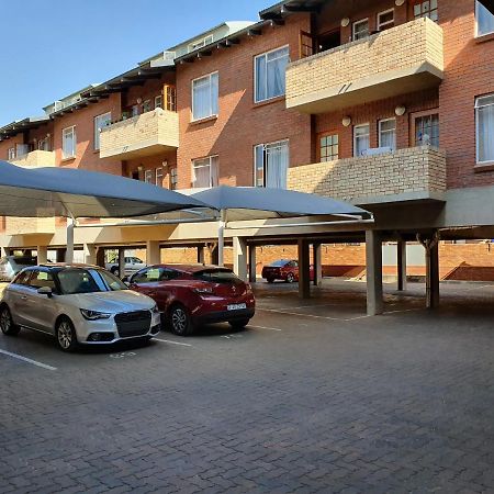 Melville Mews-2- Auckland Park Johannesburg Buitenkant foto